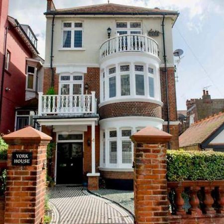 3 Bedroom Spacious Seaside Apartment With Estuary Views Southend-on-Sea Zewnętrze zdjęcie