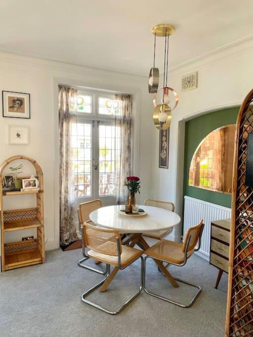 3 Bedroom Spacious Seaside Apartment With Estuary Views Southend-on-Sea Zewnętrze zdjęcie