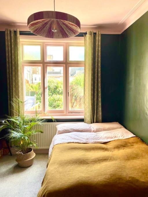 3 Bedroom Spacious Seaside Apartment With Estuary Views Southend-on-Sea Zewnętrze zdjęcie